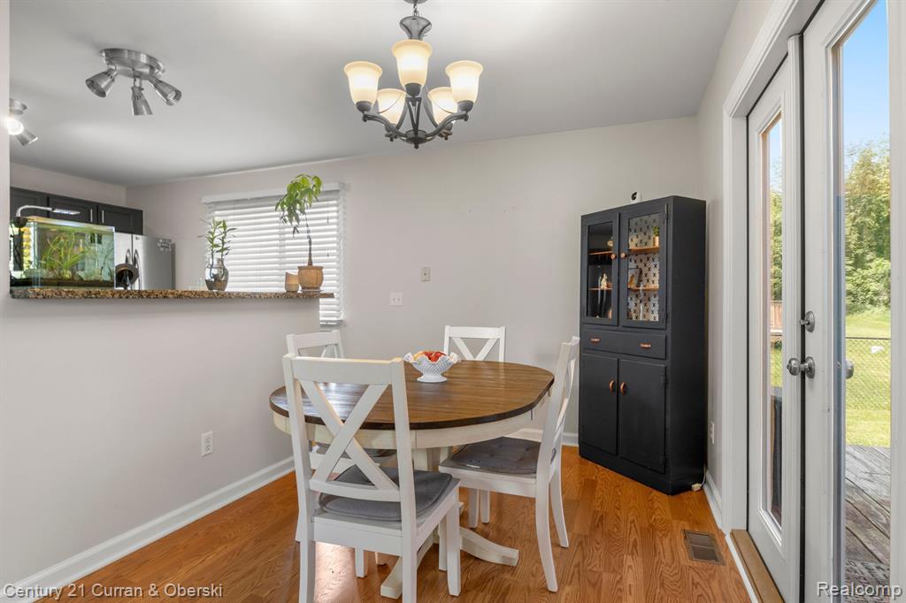 8611 BARRINGTON Drive, Ypsilanti, MI 48198 — Photo 14