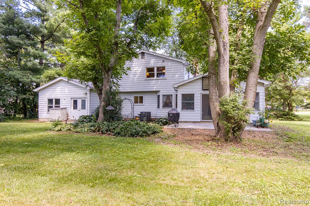 4154 Knollwood Drive, Grand Blanc, MI 48439 — Photo 47