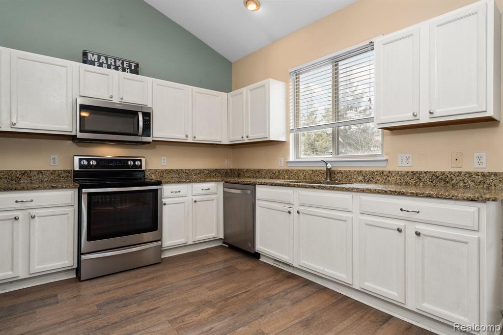 5617 VERSAILLES Avenue, Ann Arbor, MI 48103 — Photo 9
