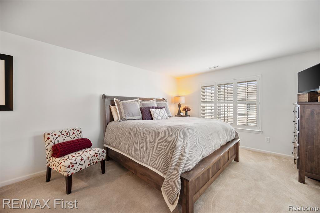 915 Country Club Drive, 32, Saint Clair Shores, MI 48082 — Photo 23