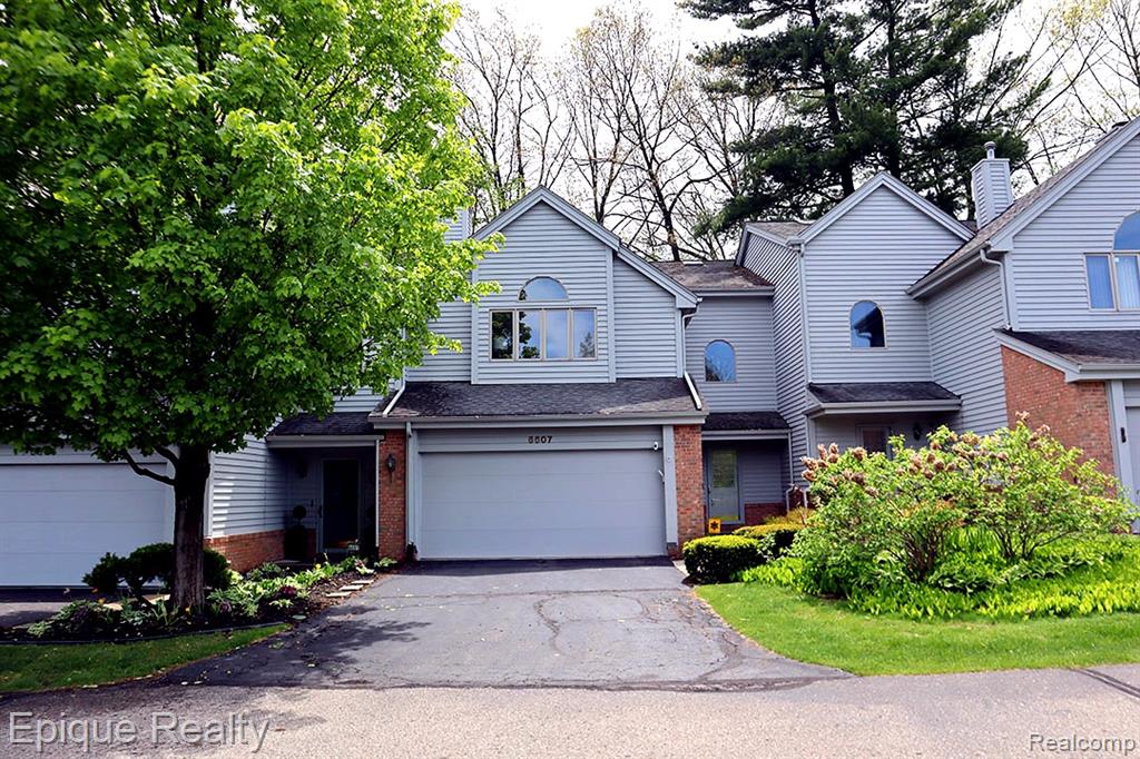 6607 Ridgeview Drive, Clarkston, MI — front exterior