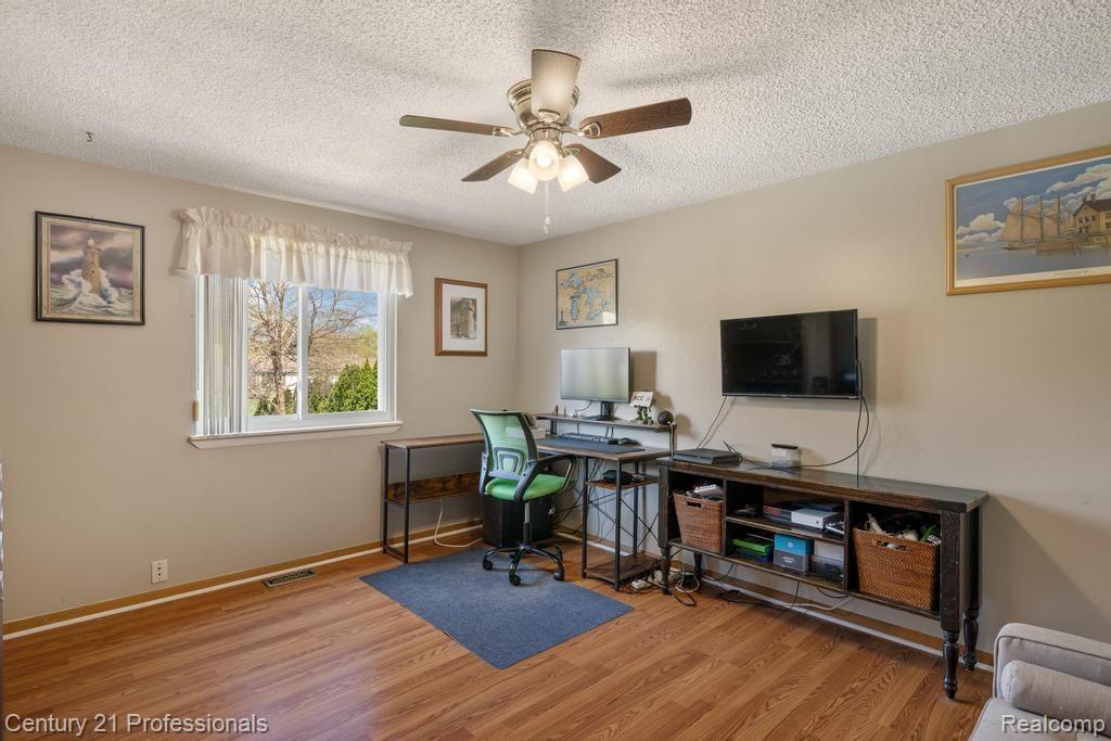8978 Sussex Street, White Lake, MI — Photo 30