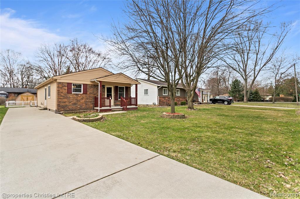 8834 Janis Street, Shelby Twp, MI 48317 — Photo 2