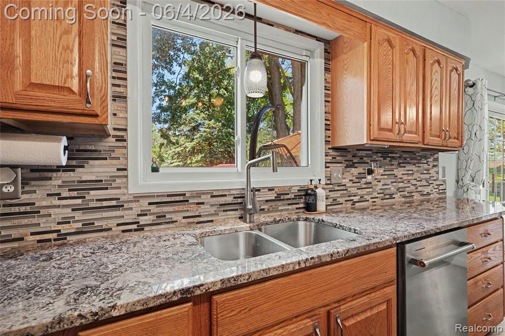 4393 E Cook Road, Grand Blanc, MI 48439 — Photo 11