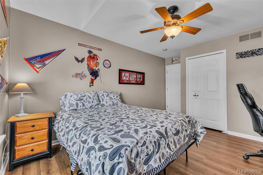 944 S Parkwood Drive, South Lyon, MI 48178 — Photo 42