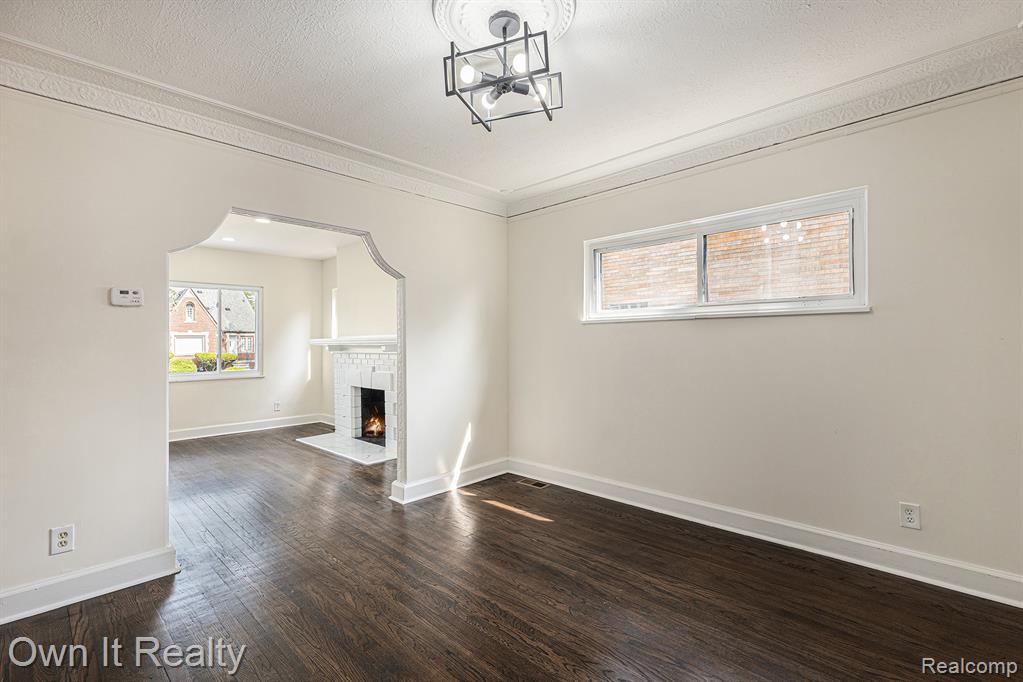 8555 Sorrento Street, Detroit, MI 48228 — Photo 9