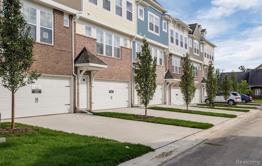 5943 PICALL Drive, Troy, MI 48098 — Photo 2