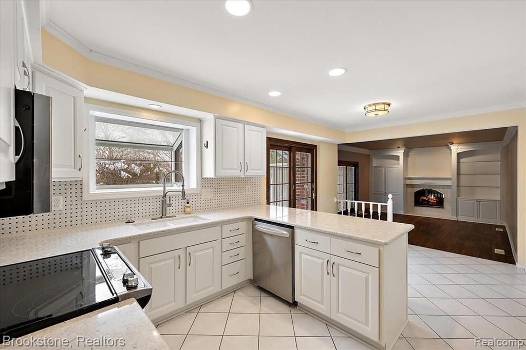 5138 Hale Drive, Troy, MI 48085 — Photo 14