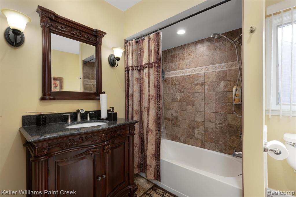5615 Loveland Street, West Bloomfield, MI — Photo 19