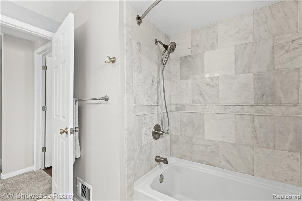 52903 D W SEATON Drive, Chesterfield, MI 48047 — Photo 23