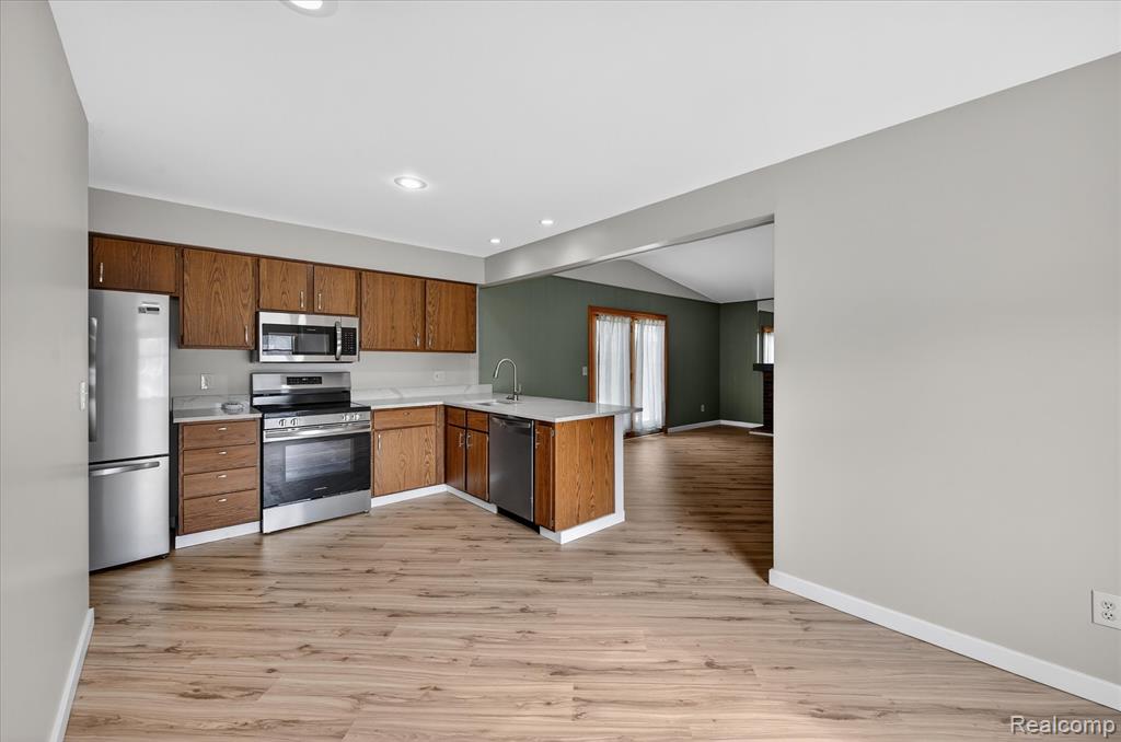 751 Norchester Street, South Lyon, MI 48178 — Photo 4