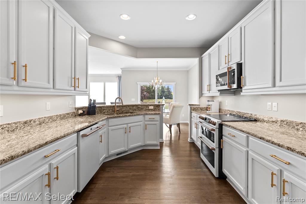 9059 Pine Valley Drive, Grand Blanc, MI 48439 — Photo 3