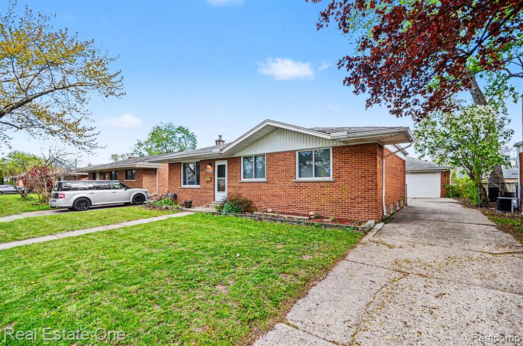 4508 Buckingham Drive, Warren, MI 48092 — Photo 4