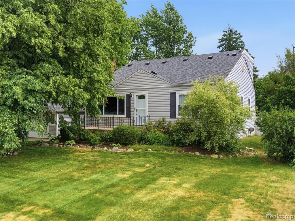 7790 Powers Court, Utica, MI 48317 — front exterior