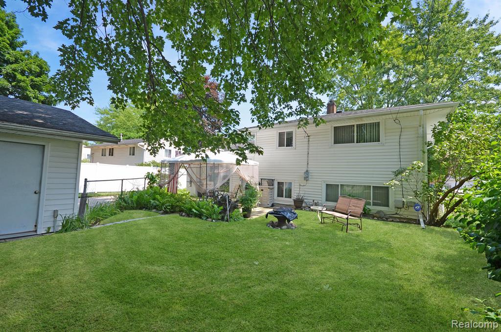 43475 Deborah Drive, Sterling Heights, MI 48313 — Photo 25