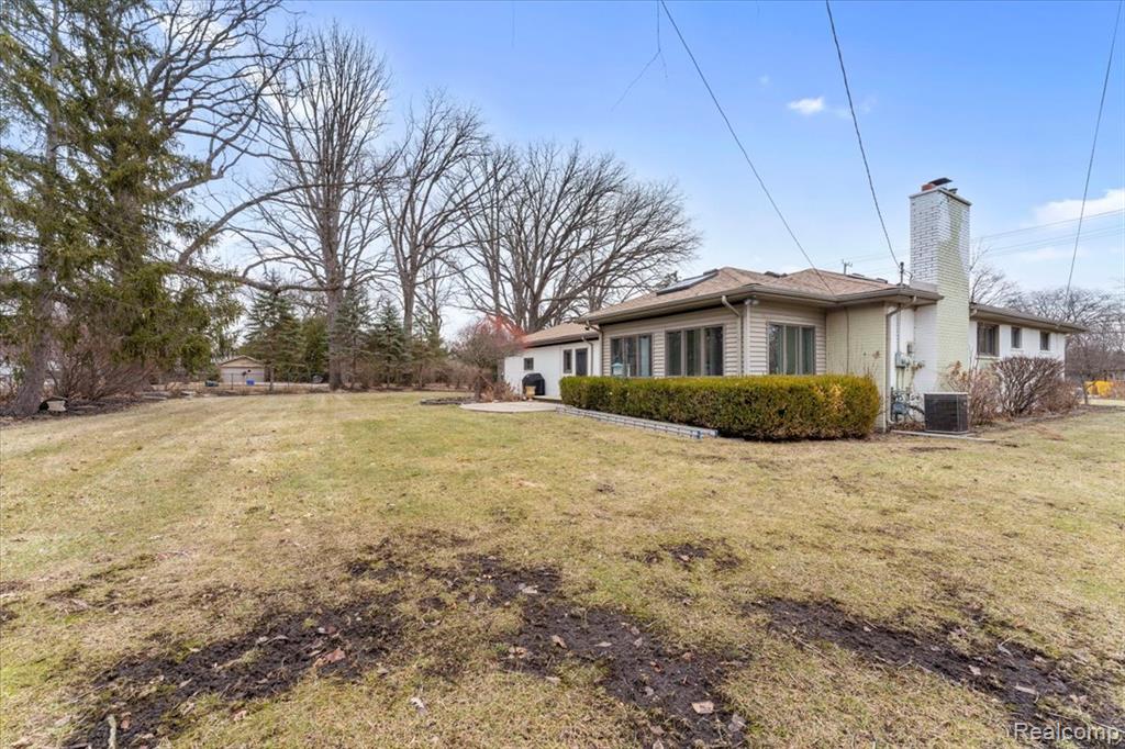 21524 THOROFARE Road, Grosse Ile, MI 48138 — Photo 25