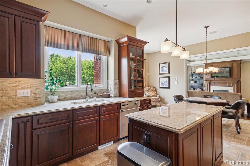 17712 PARKSHORE Drive, Northville, MI 48168 — Photo 19