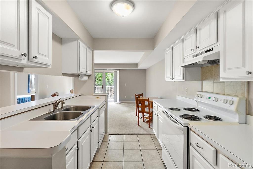 55093 Westchester Drive, 45, Shelby Twp, MI 48316 — Photo 14