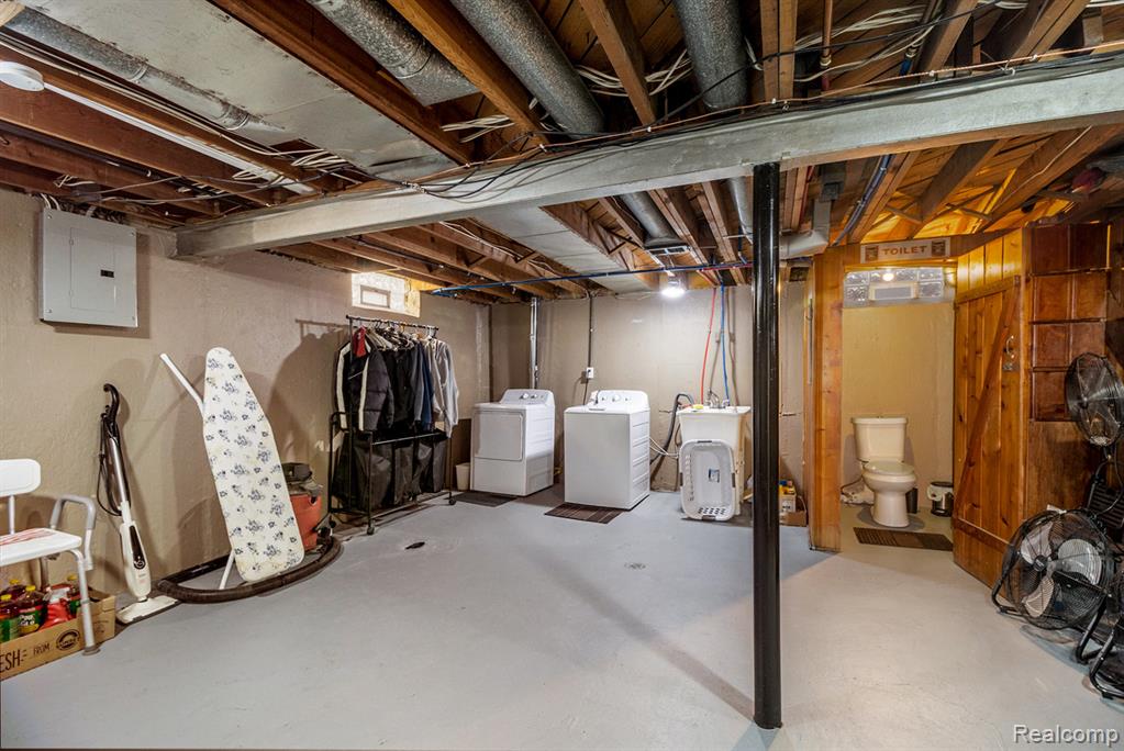 4001 Roosevelt Boulevard, Dearborn Heights, MI 48125 — Photo 13