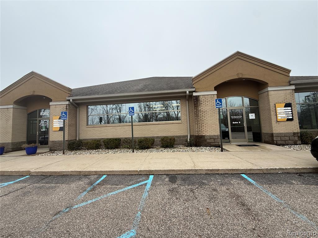 8382 Holly Road, Grand Blanc, MI 48439