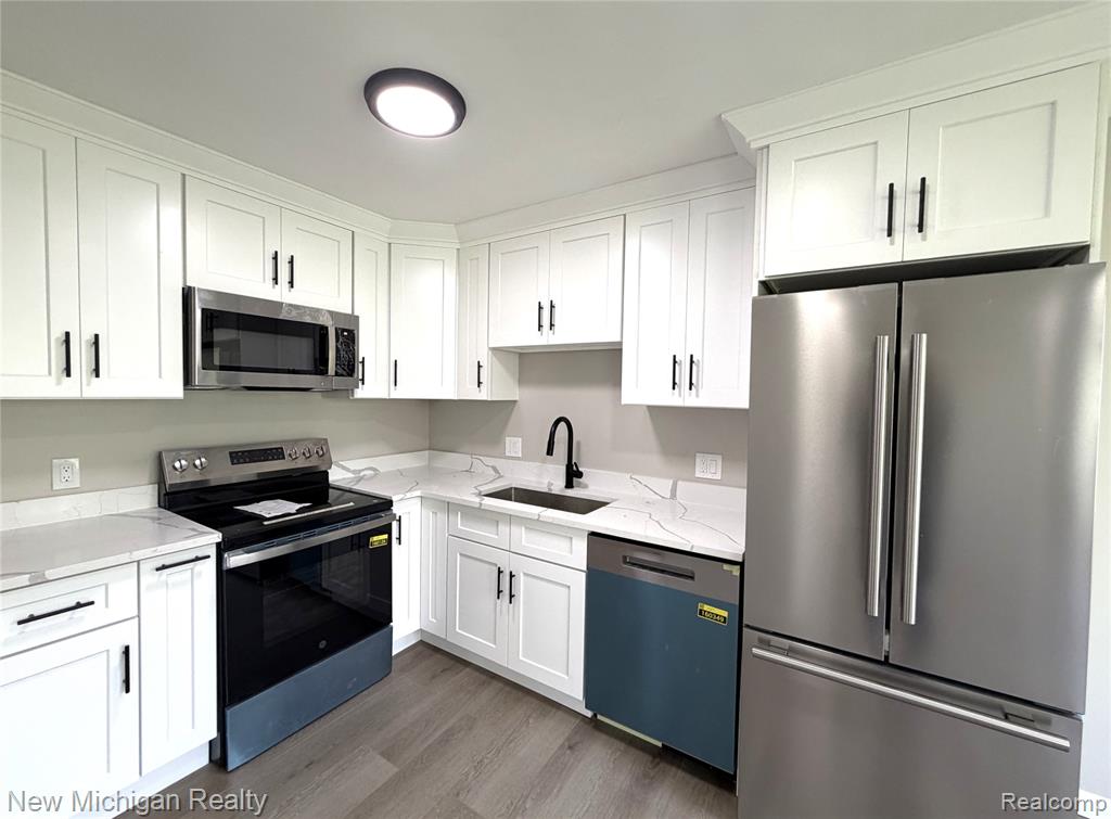 32718 Grand River Avenue, A4, Farmington, MI 48336 — Photo 6