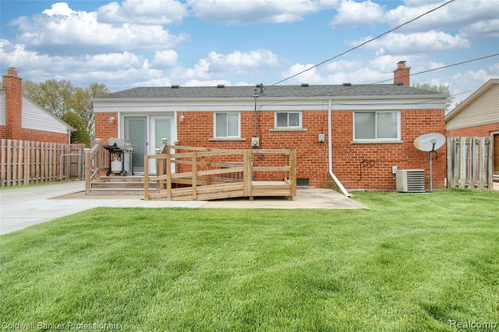 30081 Balmoral Street, Garden City, MI — Photo 26