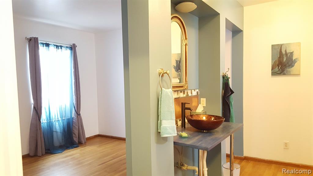 677 SELDEN Street, Detroit, MI 48201 — Photo 22