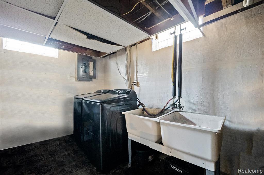 8873 Wormer, Redford, MI 48239 — Photo 17