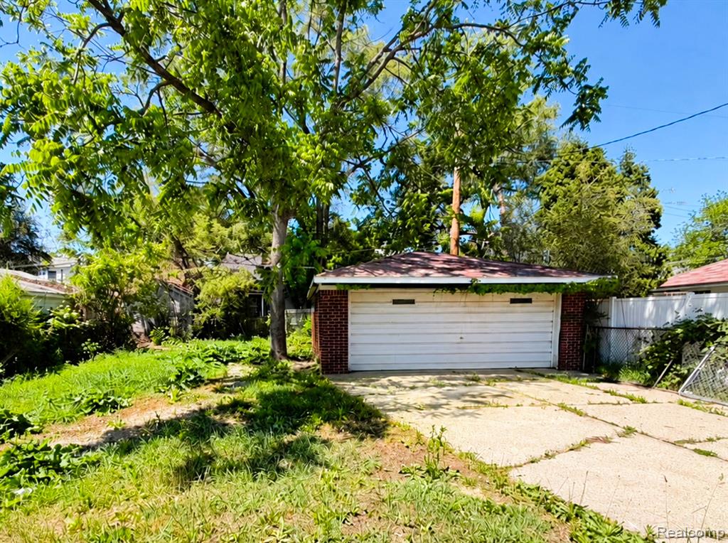 8573 E Outer Drive, Detroit, MI 48213 — Photo 43