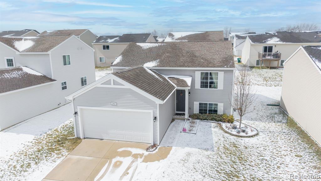 2867 W Fork River Drive, Fowlerville, MI 48836 — Photo 5