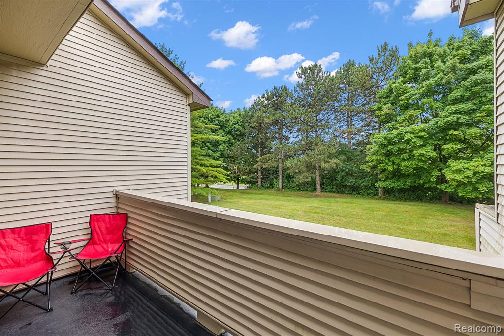 6660 RIDGEFIELD Circle, Unit #204, West Bloomfield, MI — Photo 27