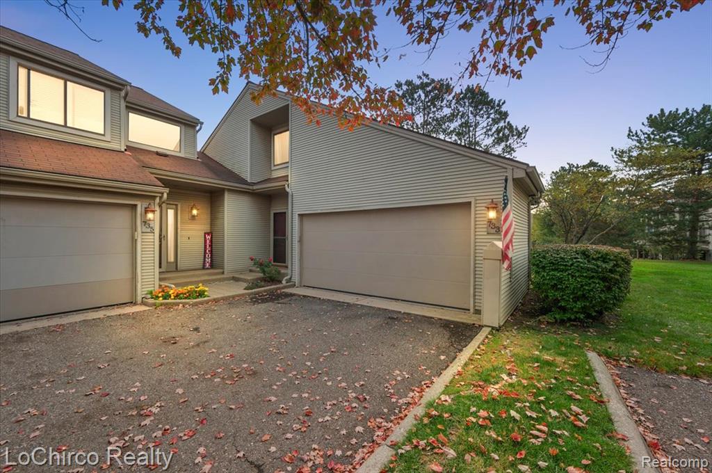 733 Hamilton Court, Rochester Hills, MI 48307 — front exterior