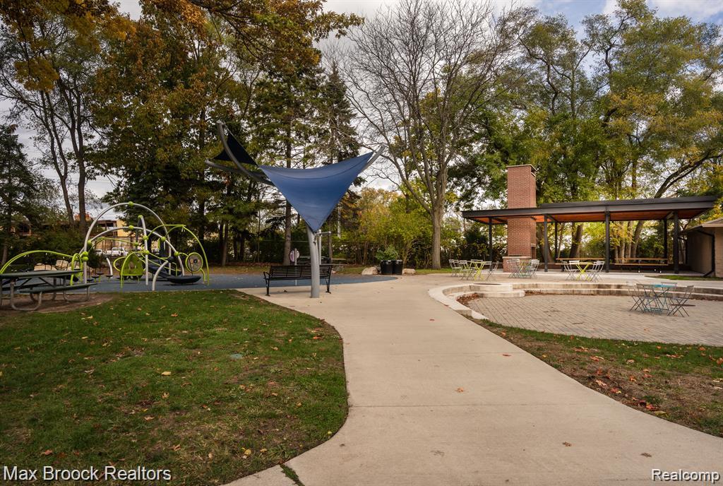 44 Kensington Boulevard, Pleasant Ridge, MI — Photo 43