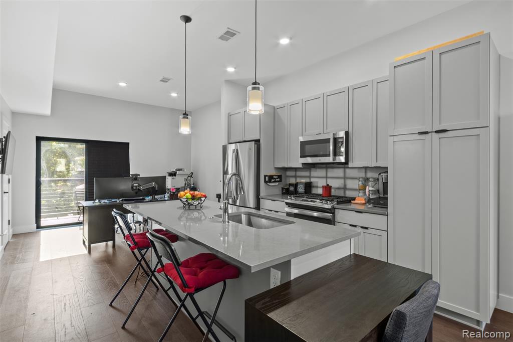 1539 Pallister - Photo 4