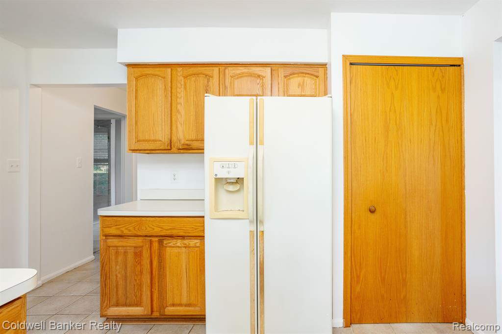 5310 HERTFORD Drive, Troy, MI 48085 — Photo 10