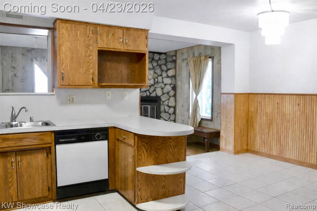 6206 Berwyn Street, Dearborn Heights, MI 48127 — Photo 19