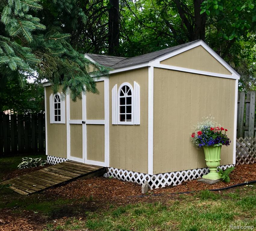 2941 Silverhill Drive, Waterford, MI 48329 — Photo 55