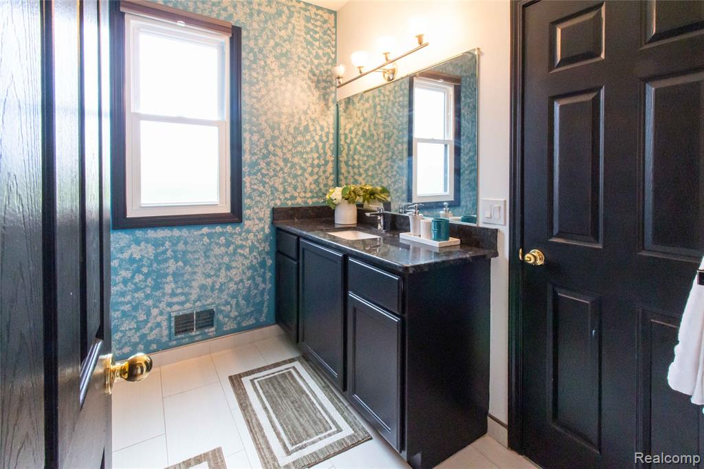45229 Thorn Tree Lane, Macomb, MI 48044 — Photo 32