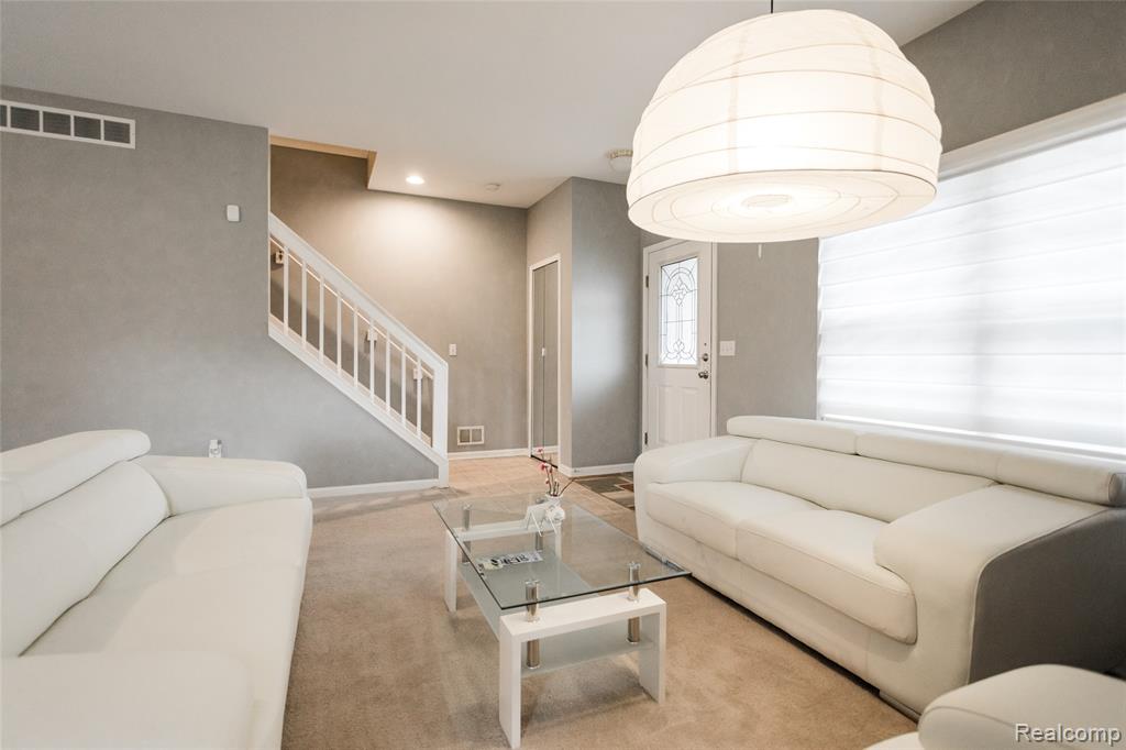 661 Lemay, Detroit, MI 48214 — Photo 4