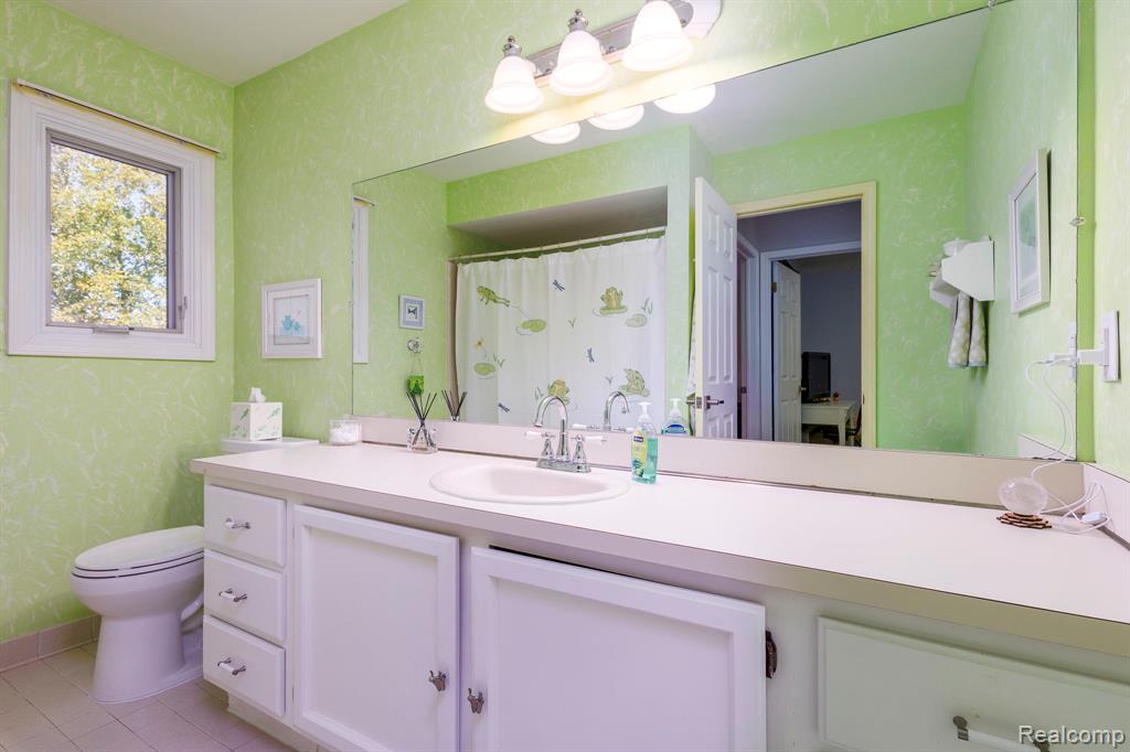 6572 Forest Park Drive, Troy, MI 48098 — Photo 37