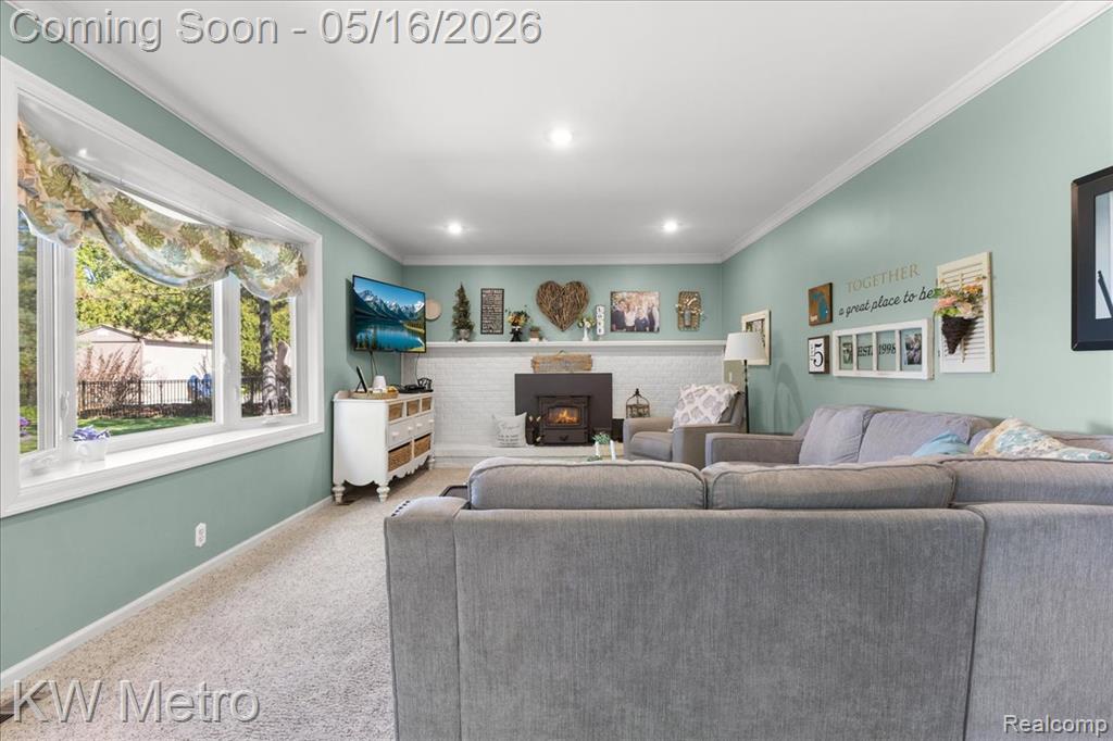 5757 Folkstone Drive, Troy, MI 48085 — Photo 17