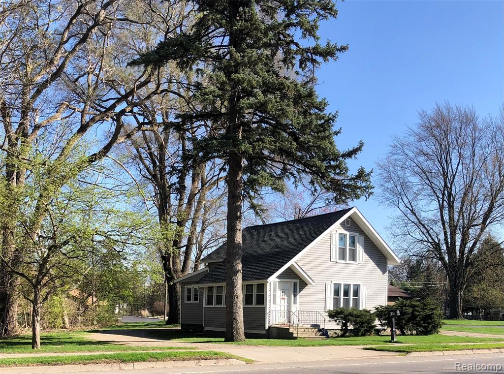 427 S State Street Street, Caro, MI 48723 — front exterior