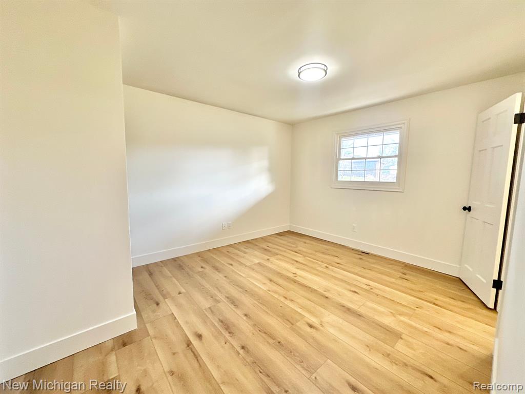9080 SADDLE HORN Drive, Flushing, MI 48433 — Photo 29