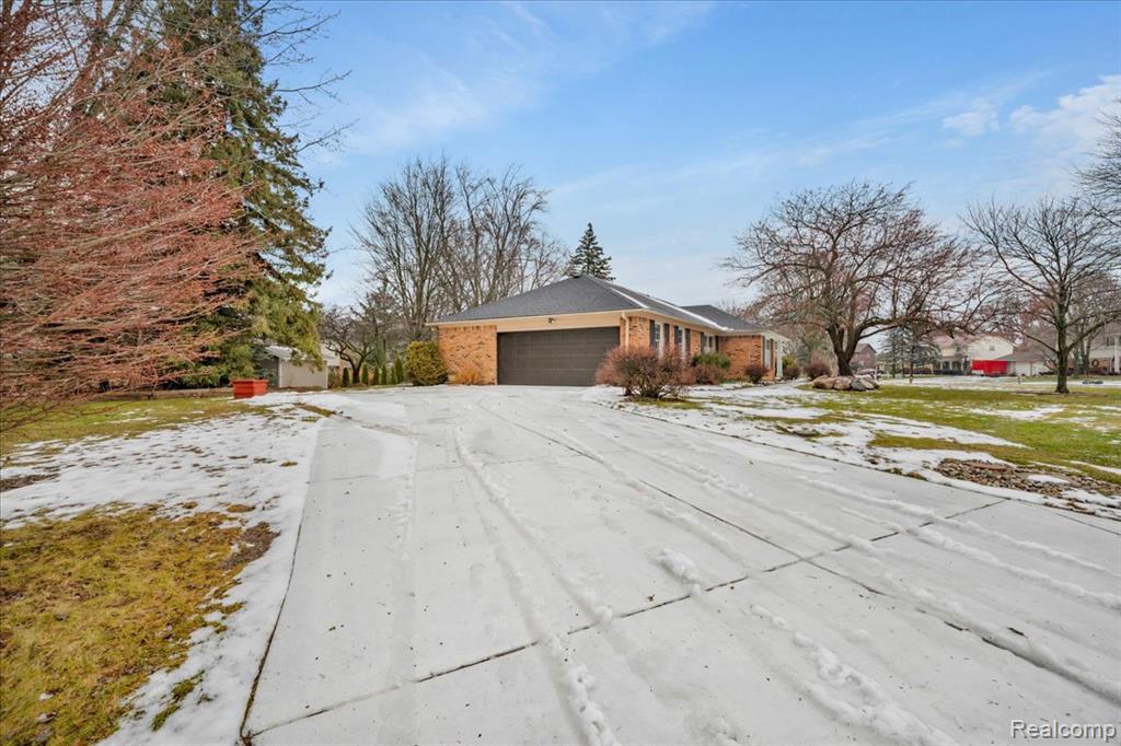 6091 Kings Shire Road, Grand Blanc, MI 48439 — Photo 3