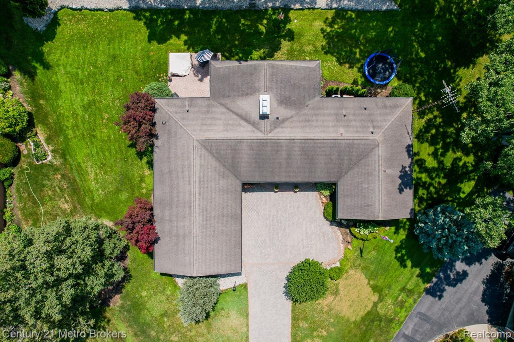 9270 Hidden Valley Court, Grand Blanc, MI 48439 — Photo 52