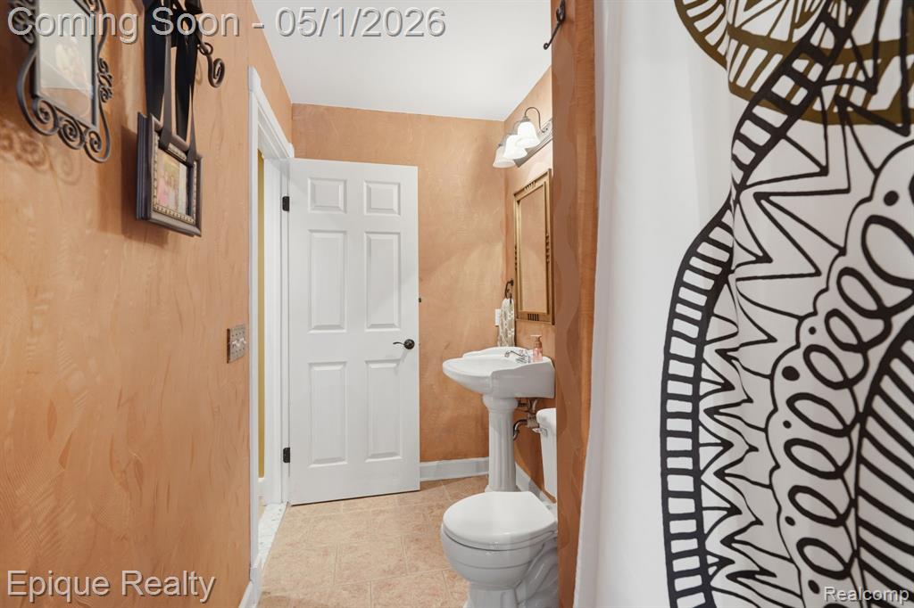 2568 Canoe Circle Drive, Lake Orion, MI — Photo 36
