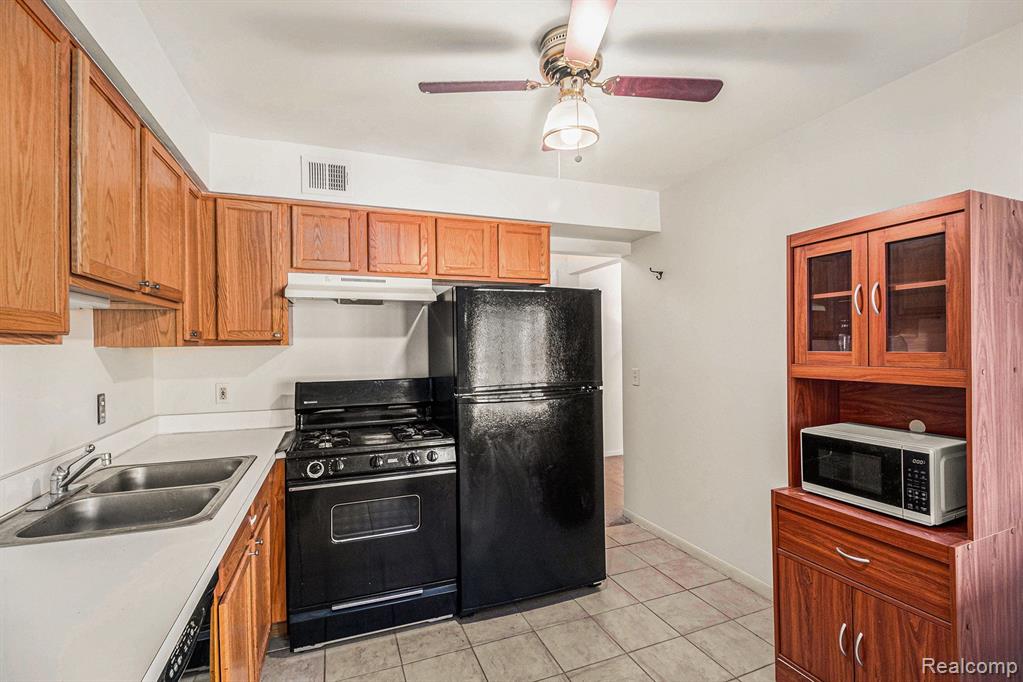 470 Fox Hills Drive N, A-5, Bloomfield Hills, MI 48304 — Photo 12