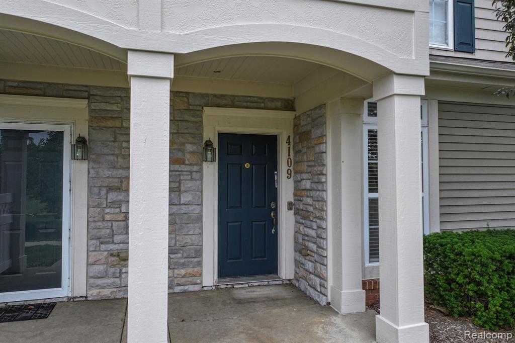 4109 ADDINGTON Drive, Commerce Twp, MI 48390 — Photo 3