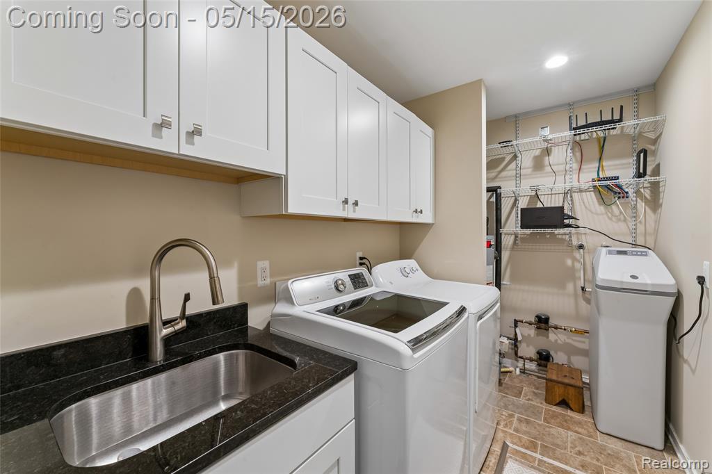 429 Grixdale Lane, Waterford, MI 48328 — Photo 12