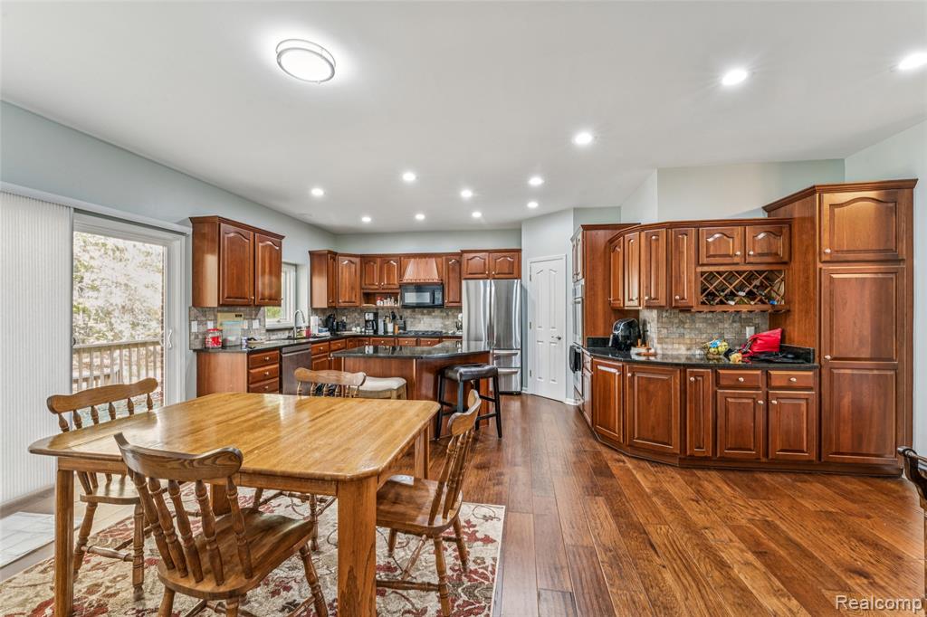 5812 Pine Breeze Drive, Clarkston, MI — Photo 12